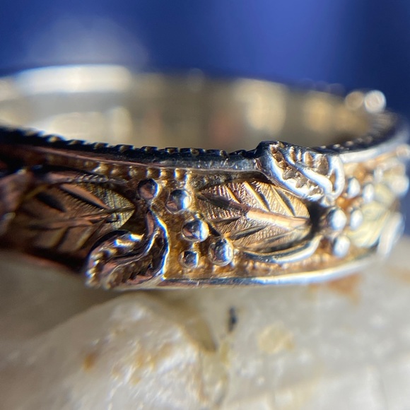 Landstroms BlackHills Gold and Silver Ring - Picture 3 of 8